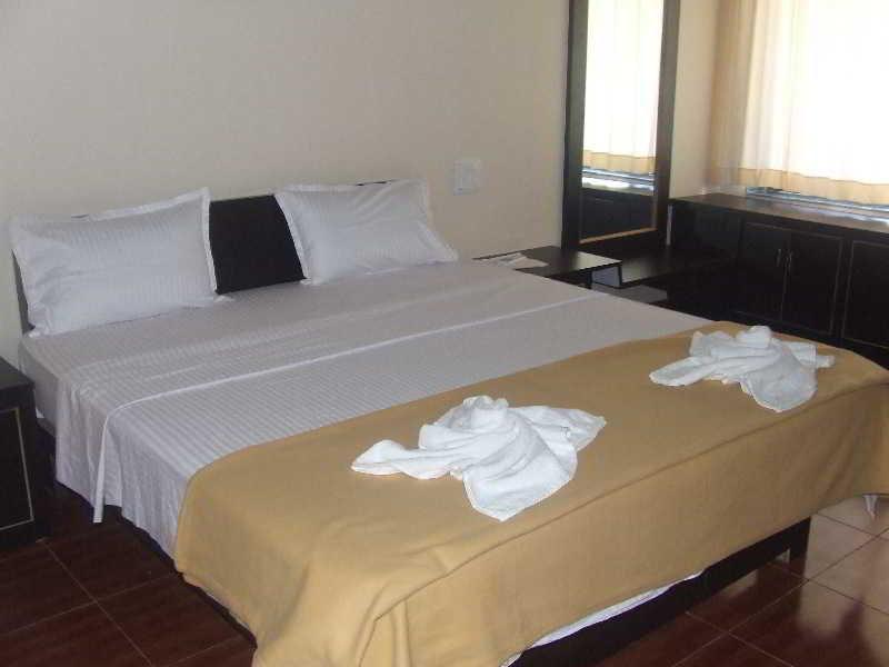 Pleasure Beach Resort Morjim Eksteriør bilde